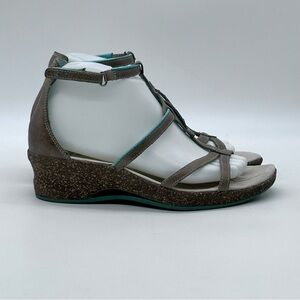 Ahnu Alta Sandals. Size 8.5